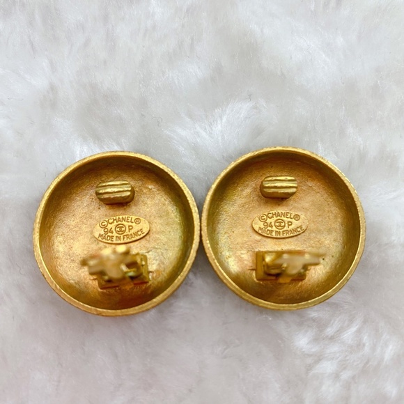 Chanel Vintage Double C Gold Earrings - Picture 8 of 11